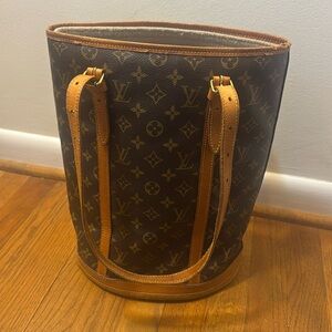 Vintage Louis Vuitton bucket bag
